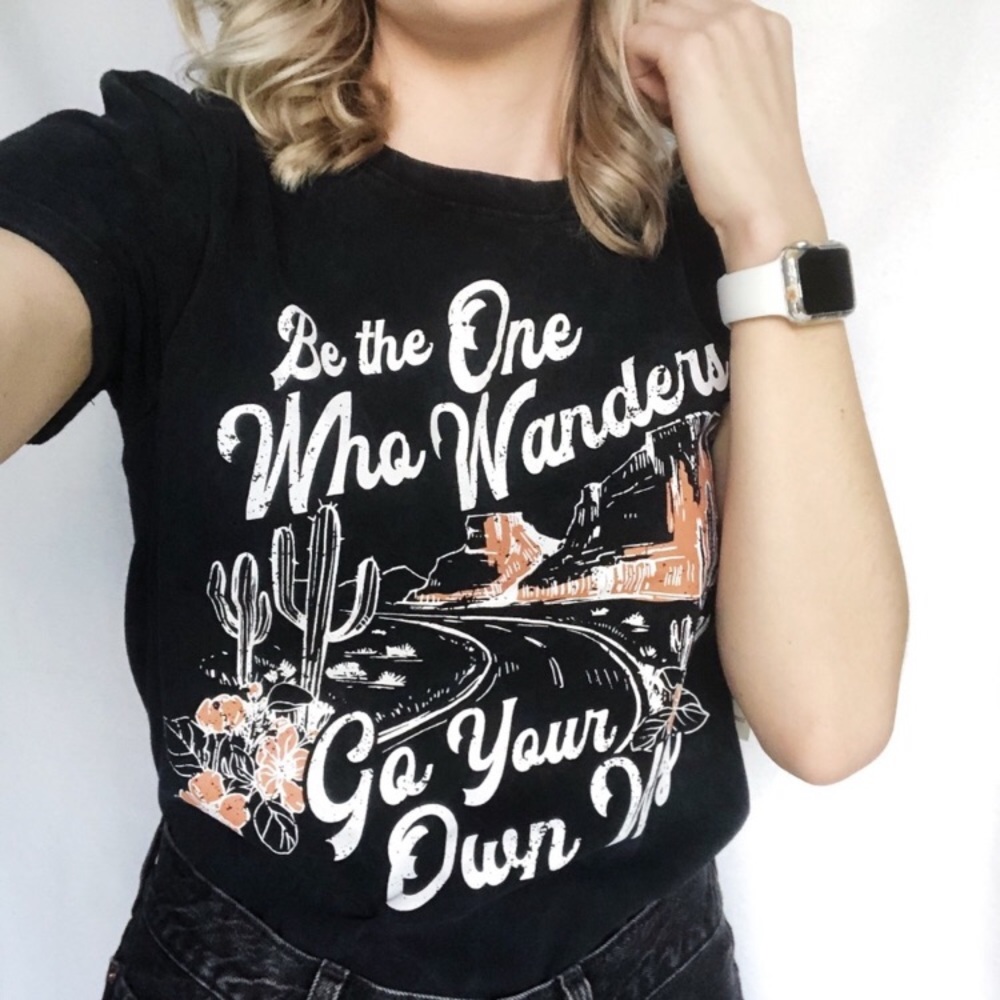 Go Your Own Way NWT Distressed Graphic Tee - Picture 2 of 5